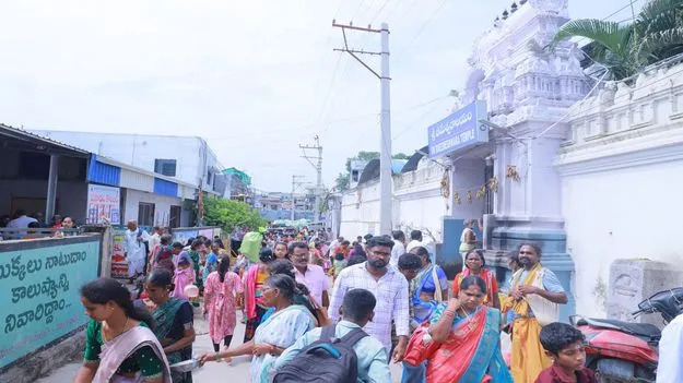 భీమన్న ఆలయానికి పోటెత్తిన భక్తజనం