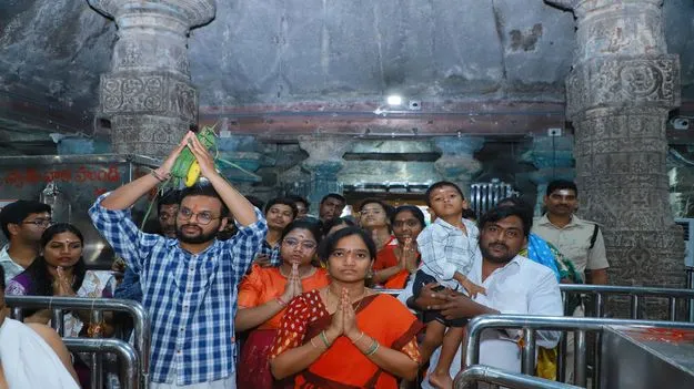 భీమన్న ఆలయానికి పోటెత్తిన భక్తులు