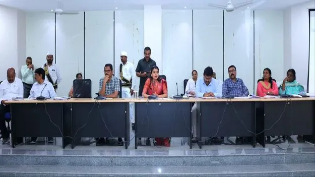 రైతులు ప్రత్యామ్నాయ పంటలు సాగు చేయాలి