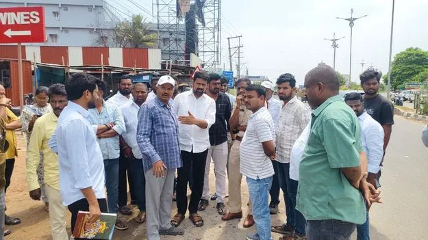 భక్తులు, పట్టణ ప్రజలకు ఇబ్బందులు తలెత్తకుండా చర్యలు