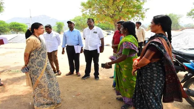 రైతులు సన్నరకం ధాన్యం పండించాలి