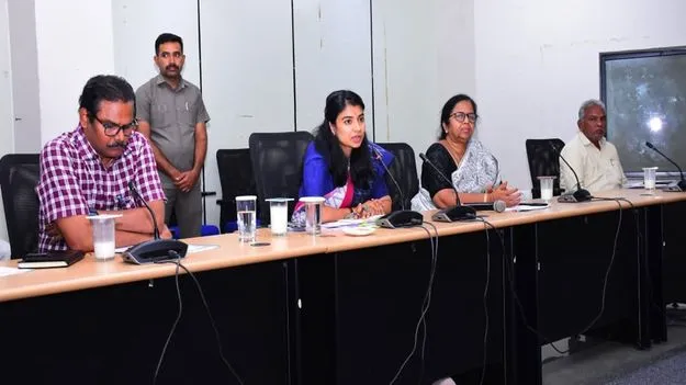 గ్రామ, వార్డు సభల విజయవంతానికి కృషి
