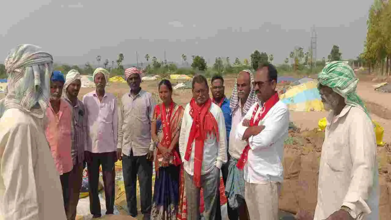 ప్రభుత్వం ధాన్యం కొనుగోళ్లు చేపట్టాలి