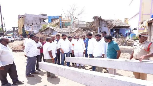 వేములవాడ పట్టణాన్ని అందంగా తీర్చిదిద్దుతాం