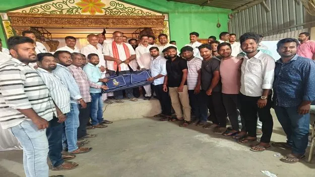 చెడు వ్యసనాలకు దూరంగా ఉండాలి