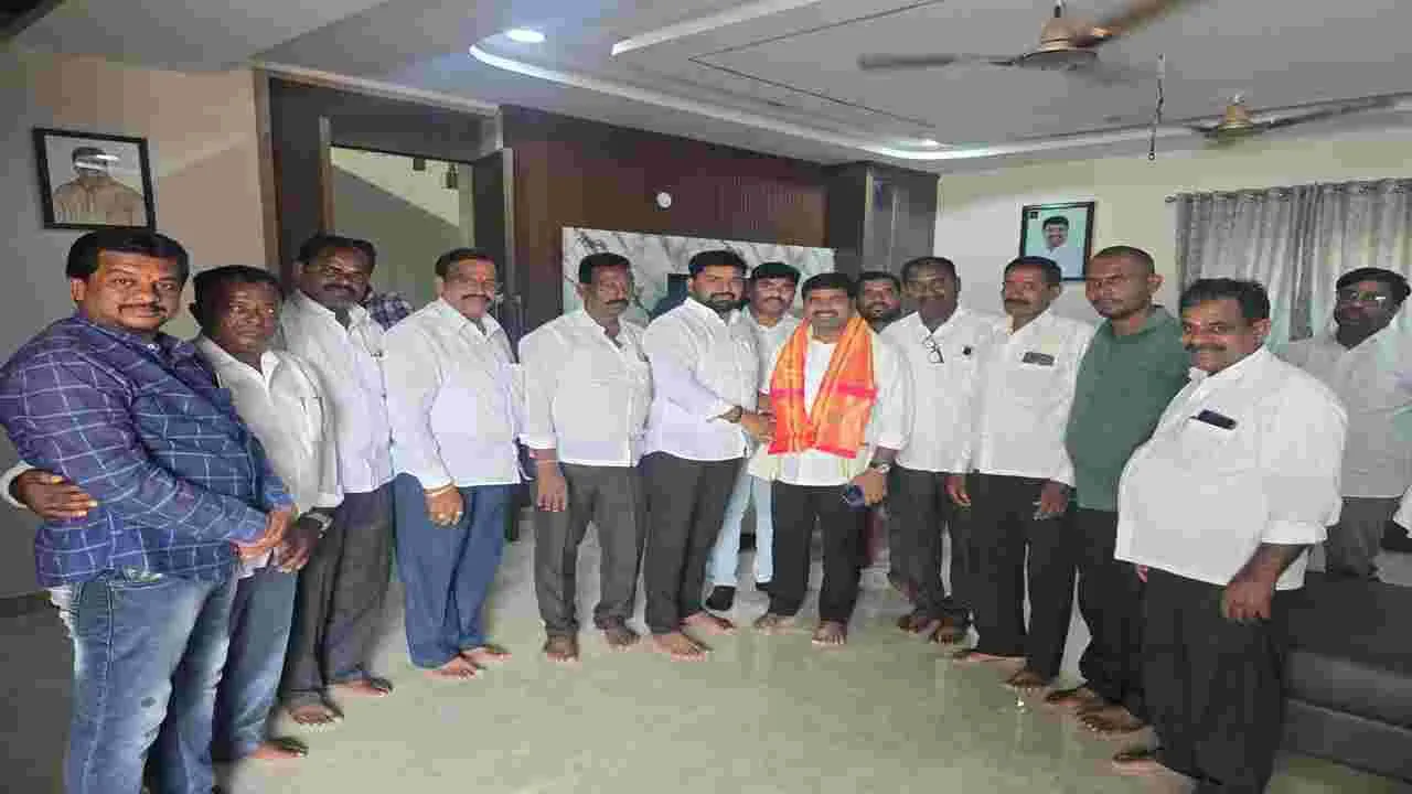 అర్హుల పేర్లు జాబితాలో ఉండేలా చూడాలి