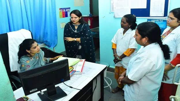 వైద్యులు, సిబ్బంది అందుబాటులో ఉండాలి