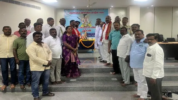 ఘనంగా సర్దార్‌ సర్వాయి పాపన్న వర్ధంతి