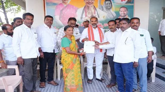 సీఎంఆర్‌ఎఫ్‌ చెక్కులతో నిరుపేదలకు భరోసా 