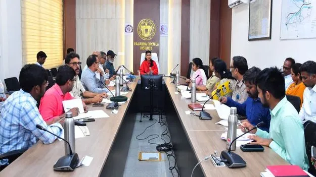 వర్షాలు కురిసిన తర్వాతనే మొక్కలు నాటాలి