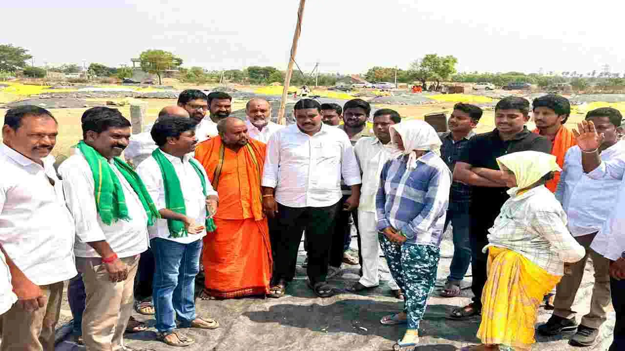 రైతుల సమస్యలు పట్టించుకోని ప్రభుత్వం