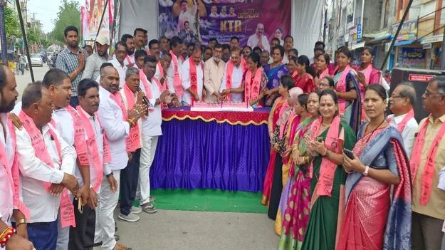 ఘనంగా కేటీఆర్‌ జన్మదిన వేడుకలు