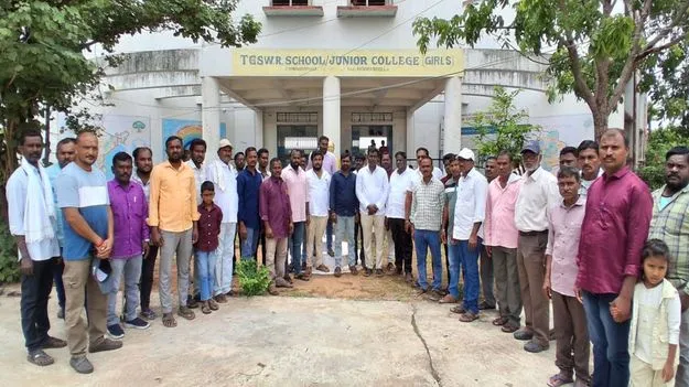 చిన్నబోనాల గురుకులంలో సమస్యలు పరిష్కరించాలి