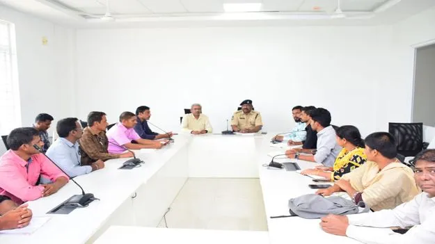 అధికారులు సమన్వయంతో పనిచేయాలి