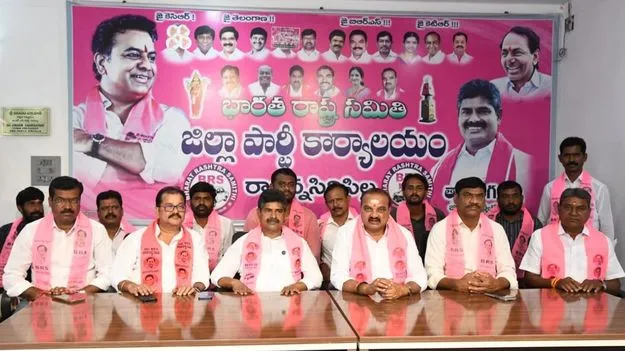 బండి సంజయ్‌వి దిగజారుడు రాజకీయాలు