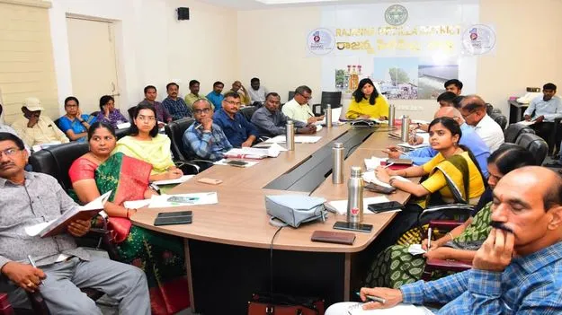 ఉపాధిహామీ పనులు ప్రాధాన్యంగా పూర్తి చేయాలి