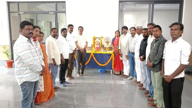 పోరాటస్ఫూర్తికి ప్రతీక దొడ్డి కొమురయ్య