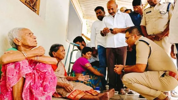 వృద్ధులకు అండగా నిలవడం అందరి బాధ్యత