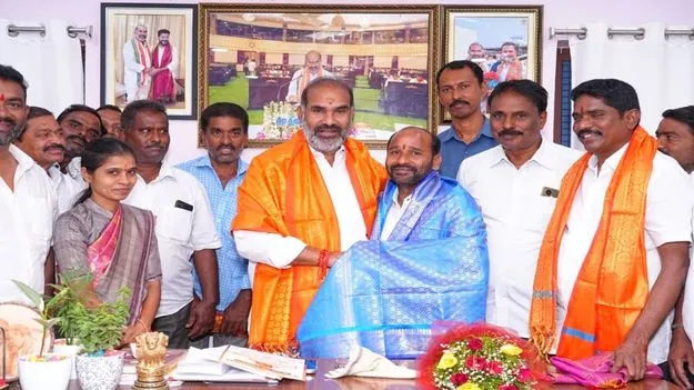 ప్రజా సమస్యల పరిష్కారానికి కృషి