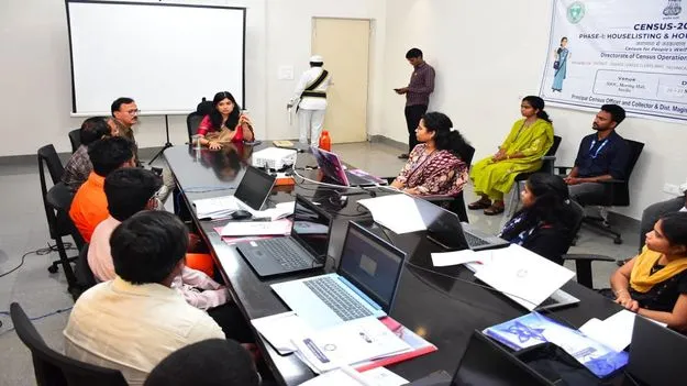 పకడ్బందీగా జనగణన చేపట్టాలి