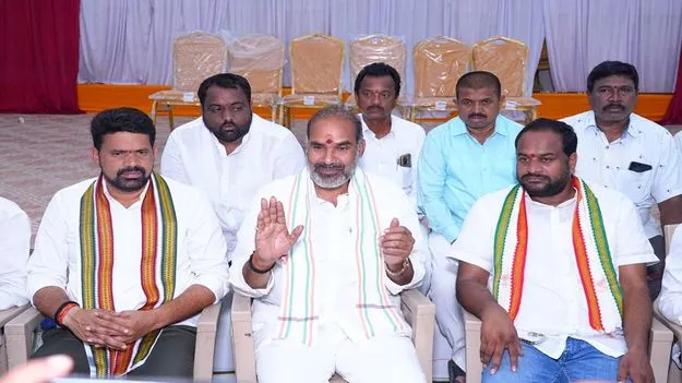 జీవన్‌రెడ్డి వ్యాఖ్యలకు వైఎస్‌ఆర్‌ ఆత్మ ఘోషిస్తుంది