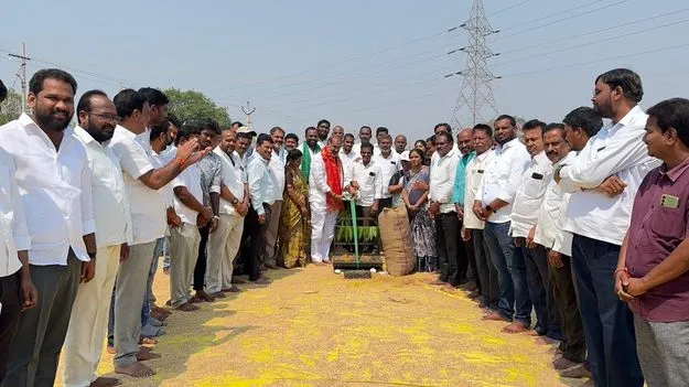 దళారులను నమ్మి మోసపోవద్దు