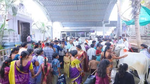 వేములవాడలో భక్తుల రద్దీ