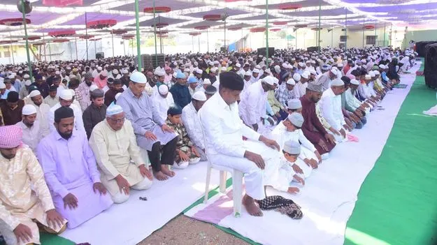 ఘనంగా రంజాన్‌ వేడుకలు