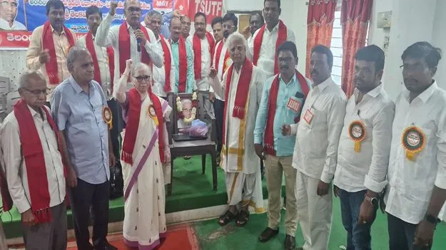 ఉపాధ్యాయులకు ఇచ్చిన హామీలు అమలు చేయాలి