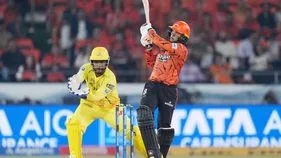 సొంత రికార్డును బద్దలుగొట్టిన అభిషేక్ శర్మ.. చెన్నైపై అద్భుత ఇన్నింగ్స్..