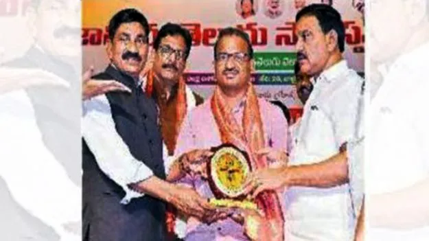 ఆంధ్రజ్యోతి జర్నలిస్ట్‌ విద్యాసాగర్‌కు జాతీయ వాగ్దేవి పురస్కారం