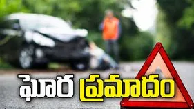 బైక్, కారు ఢీ.. ఐదుగురి మృతి