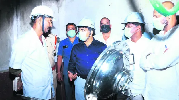 ఉద్యోగుల రక్షణ అందరి బాధ్యత