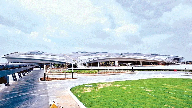 It's time for flights. విమాన రాకపోకలకు వేళాయె