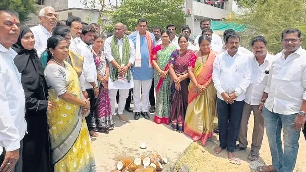 మునిసిపాలిటీల అభివృద్ధికి కృషి
