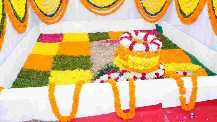  ‘అందెశ్రీ స్మృతివనం’ నిర్మాణానికి  సీఎం రేవంత్‌రెడ్డి భూమి పూజ 