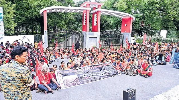 Anganwadi: కనీస వేతనం రూ.26 వేలివ్వండి 