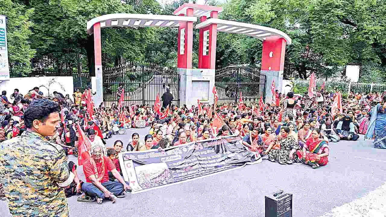 Anganwadi: కనీస వేతనం రూ.26 వేలివ్వండి
