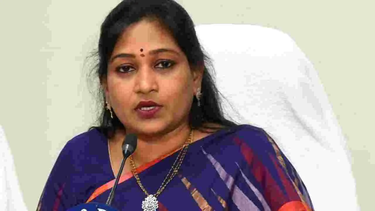 తప్పు చేసిన వారి విషయంలో చట్ట ప్రకారమే చర్యలు: హోం మంత్రి అనిత