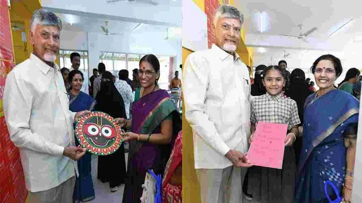 పేదలతో కలిసి అల్పాహారం తీసుకున్న చంద్రబాబు దంపతులు