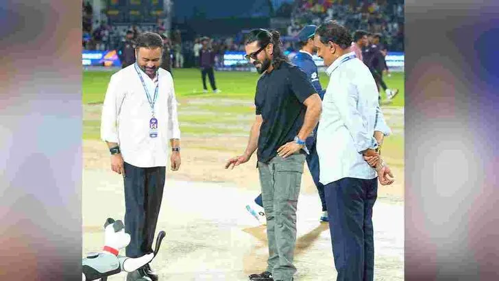 మంగళగిరిలో క్రికెట్ జాతర.. ఏపీఎల్ ట్రోఫీ ఆవిష్కరించిన రామ్‌ చరణ్