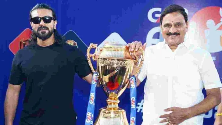 మంగళగిరిలో క్రికెట్ జాతర.. ఏపీఎల్ ట్రోఫీ ఆవిష్కరించిన రామ్‌ చరణ్