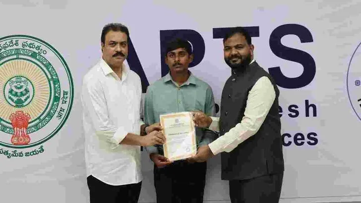 APTS రాష్ట్ర స్థాయి సైబర్ సెక్యూరిటీ హ్యాకథాన్ విజేతలకు సర్టిఫికెట్ల అందజేత