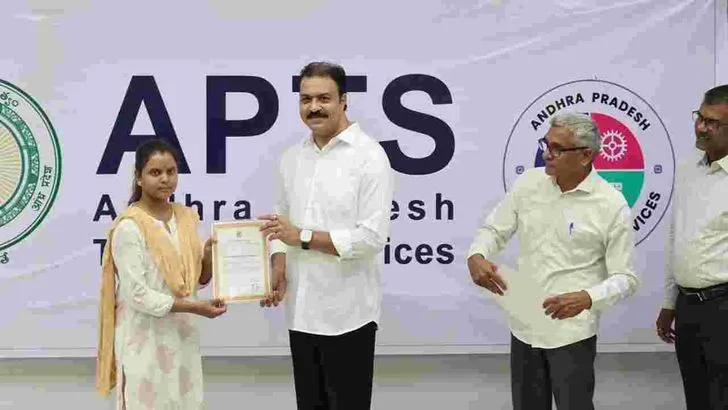 APTS రాష్ట్ర స్థాయి సైబర్ సెక్యూరిటీ హ్యాకథాన్ విజేతలకు సర్టిఫికెట్ల అందజేత