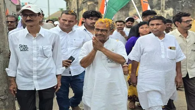 మమతా బెనర్జీ సన్నిహితుడు ఆశిష్ బెనర్జీ అనుమానాస్పద మృతి.. పార్టీ కార్యాలయంలో మృతదేహం.. 