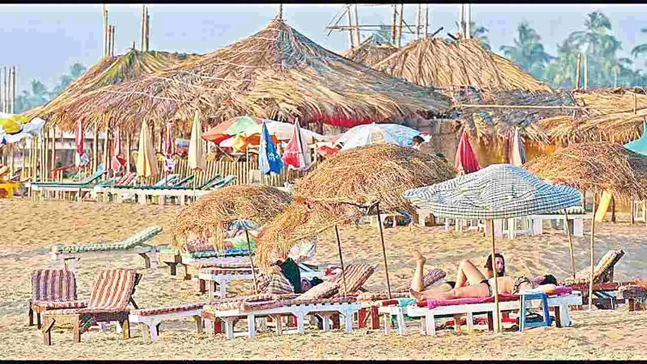 విశాఖలో 2 బీచ్‌ శాక్స్‌