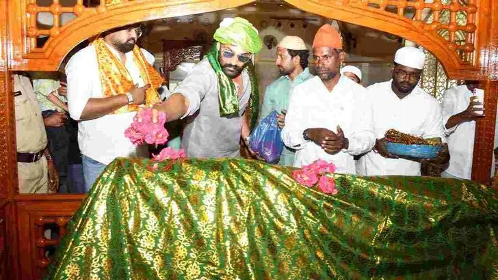 కడప అమీన్ పీర్ దర్గాను దర్శించుకున్న హీరో  ⁠బెల్లంకొండ సాయి శ్రీనివాస్