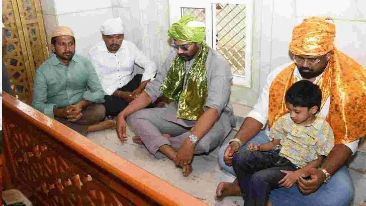 కడప అమీన్ పీర్ దర్గాను దర్శించుకున్న హీరో  ⁠బెల్లంకొండ సాయి శ్రీనివాస్