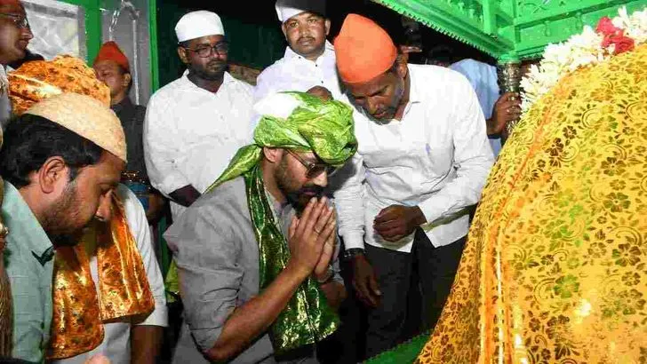 కడప అమీన్ పీర్ దర్గాను దర్శించుకున్న హీరో  ⁠బెల్లంకొండ సాయి శ్రీనివాస్