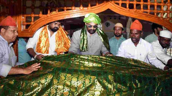 కడప అమీన్ పీర్ దర్గాను దర్శించుకున్న హీరో  ⁠బెల్లంకొండ సాయి శ్రీనివాస్
